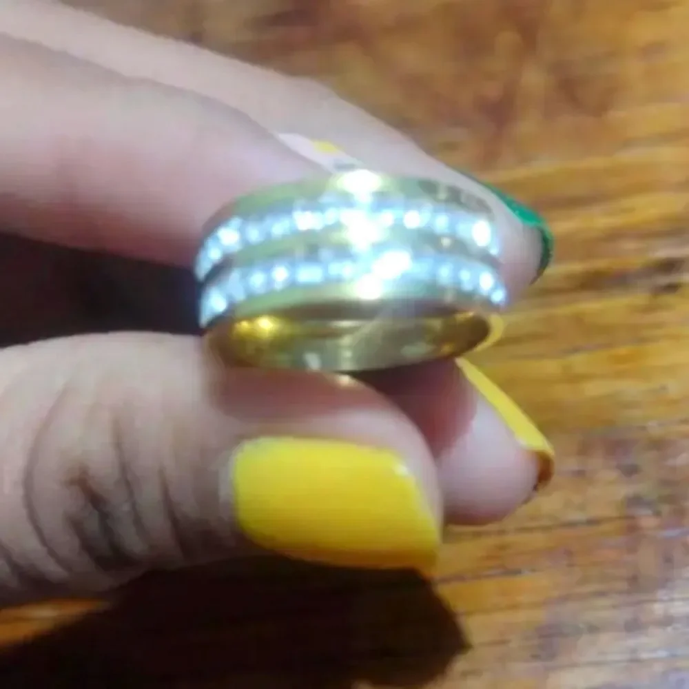 Diamond engagement ring